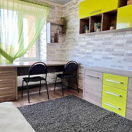 Relax. Просторі Та Затишні Апартаменти Ternópil Exterior foto