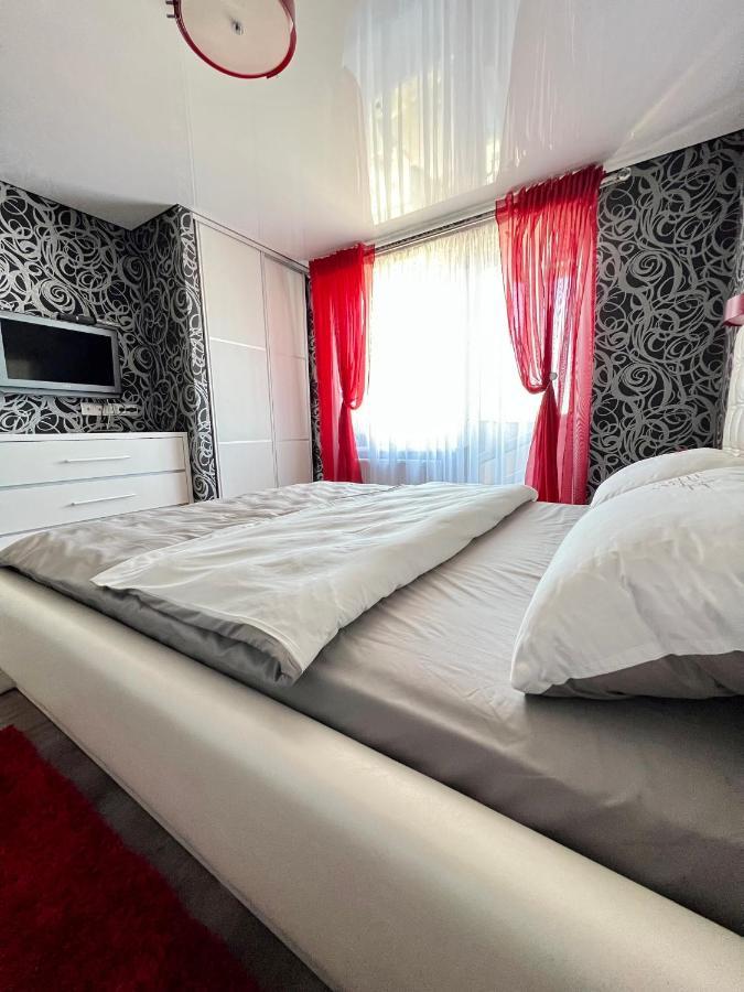 Relax. Просторі Та Затишні Апартаменти Ternópil Exterior foto
