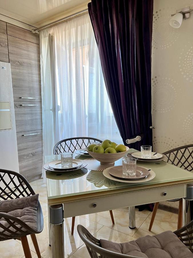 Relax. Просторі Та Затишні Апартаменти Ternópil Exterior foto
