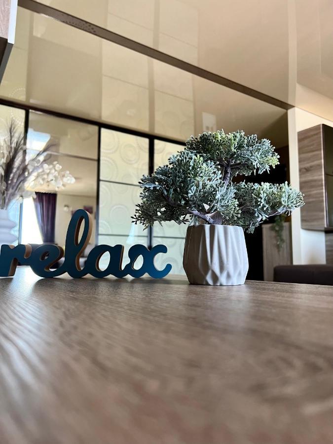 Relax. Просторі Та Затишні Апартаменти Ternópil Exterior foto