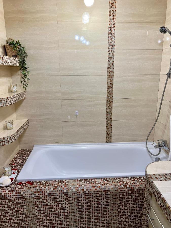 Relax. Просторі Та Затишні Апартаменти Ternópil Exterior foto